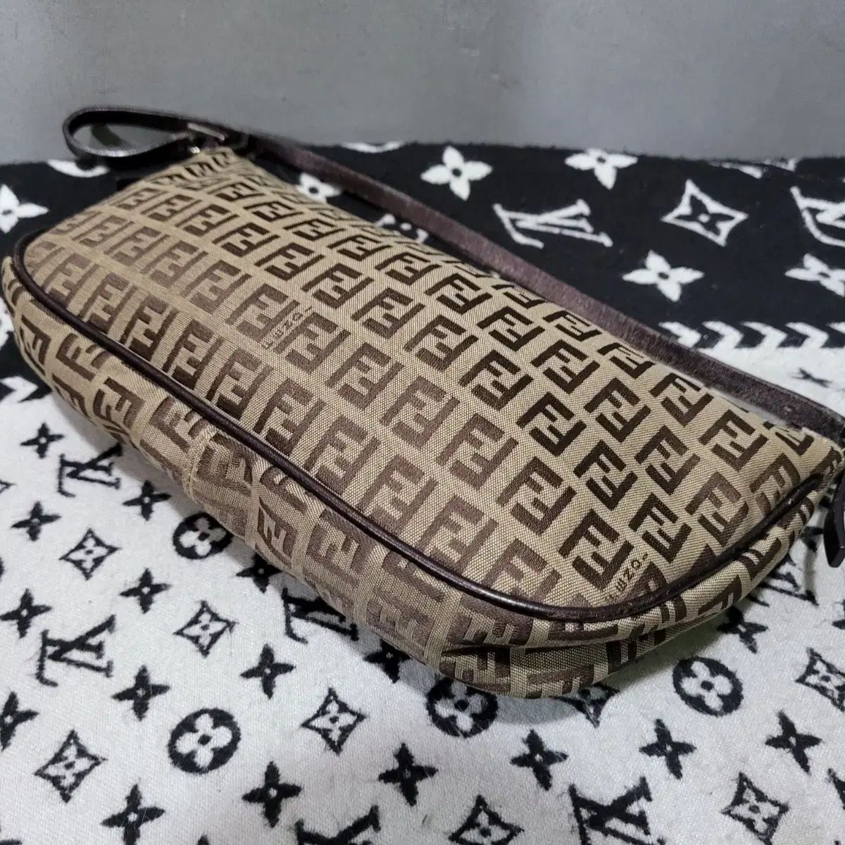 正規品 FENDI フェンディ FF ズッカ マンマバケット ミニバック - メルカリ