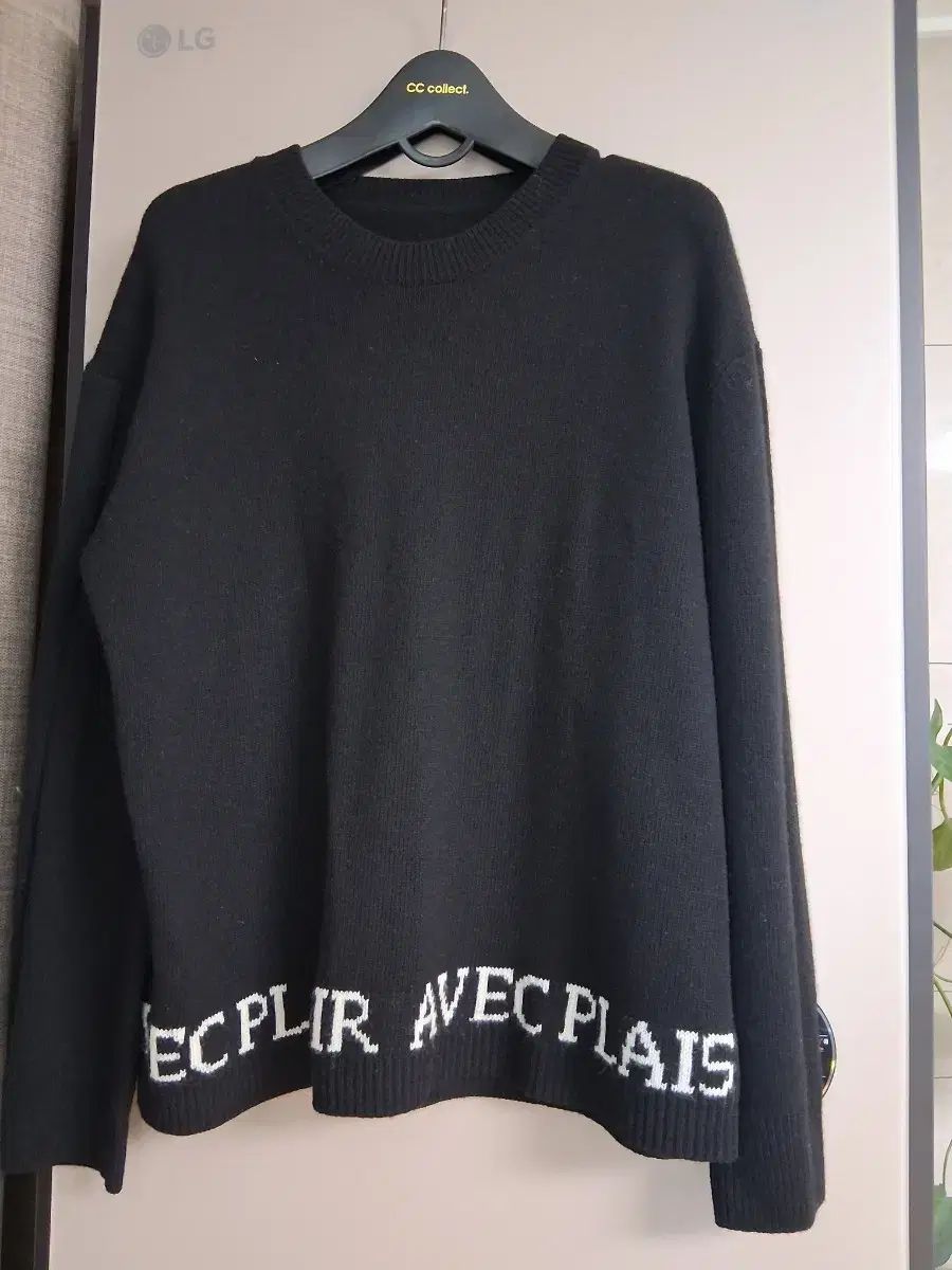 VOVボブ カシミアブレンド レタリング ラウンドネック ニット