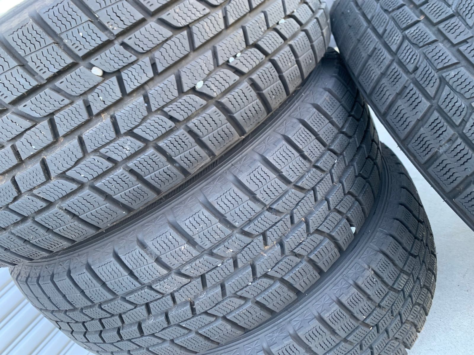静岡県西部 引取限定】215/65 R16 GOODYEAR ICENAVI スタッドレス 