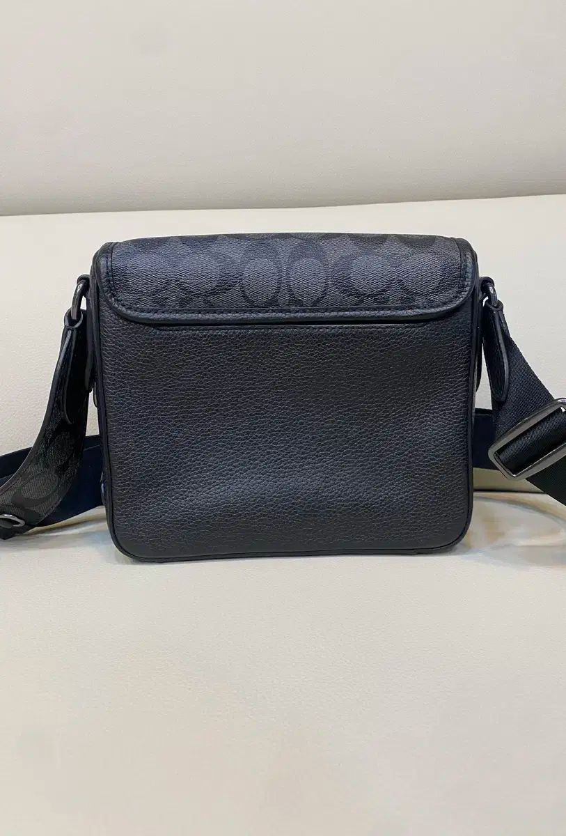 コーチ メンズ ソルリバン フラップ クロスボディーバッグ