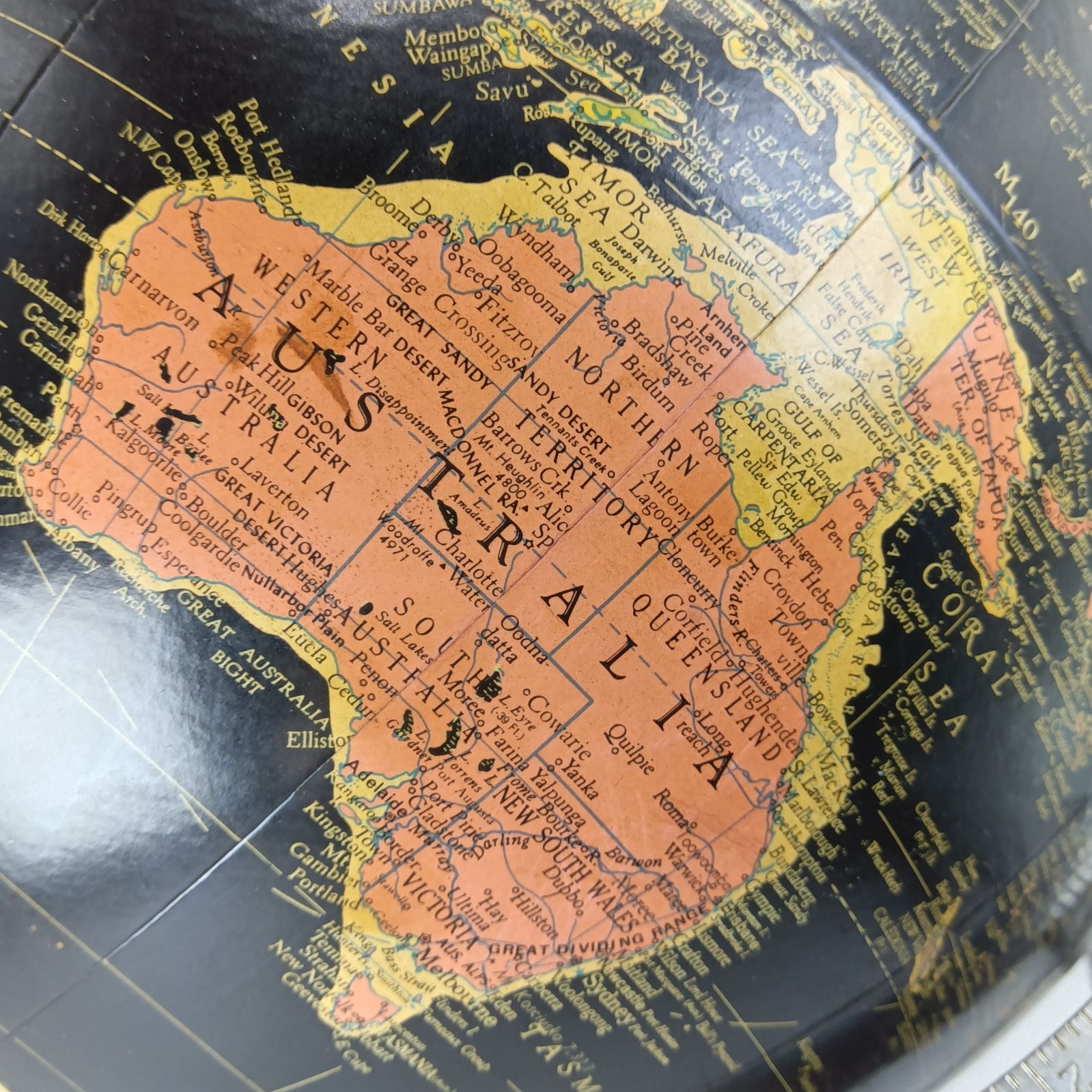 ブラックオーシャングローブ