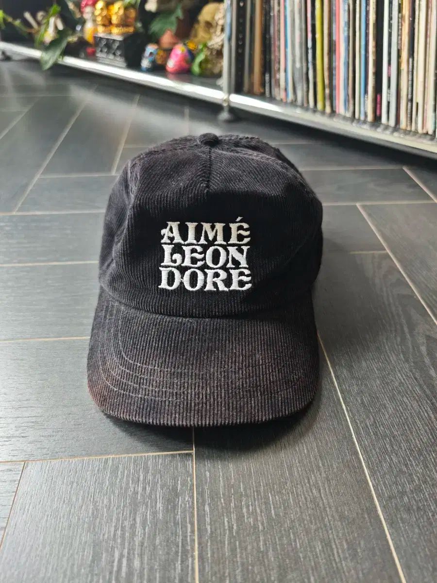 エメ レオン ドレ コーデュロイ ベースボールキャップ ブラック
