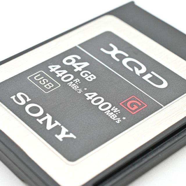 良品＞ SONY ソニー XQDメモリーカード 64GB QD-G64F｜書き込み400MB/s