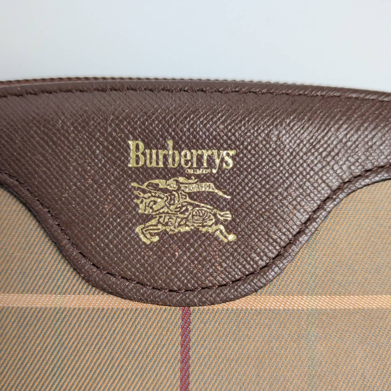 ポーチ バーバリー チェック ブラウン - メルカリ