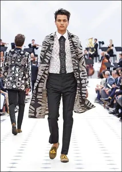 バーバリープロサム ゼブラ トレンチコート 50