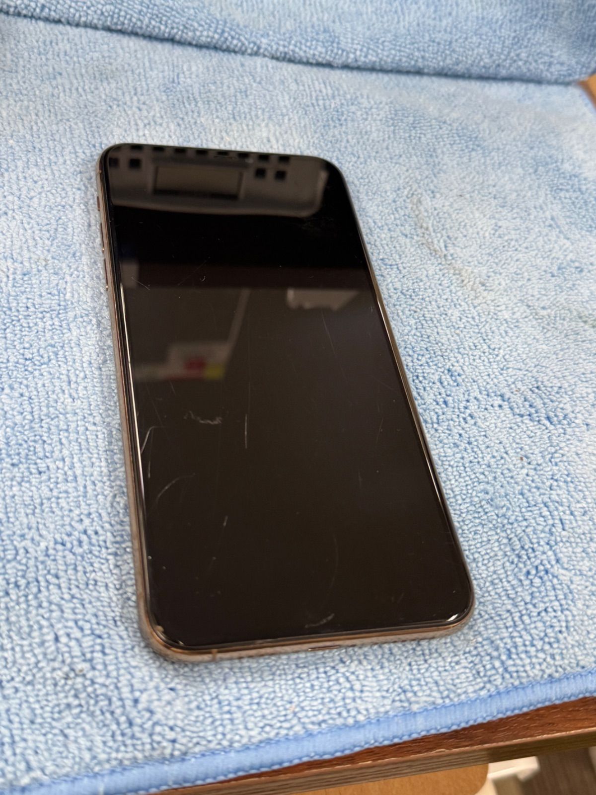 扱い品Apple iPhone 11 Pro Max 512 GB ゴールド MWHR 2 J A バッテリ97 SIMフリー