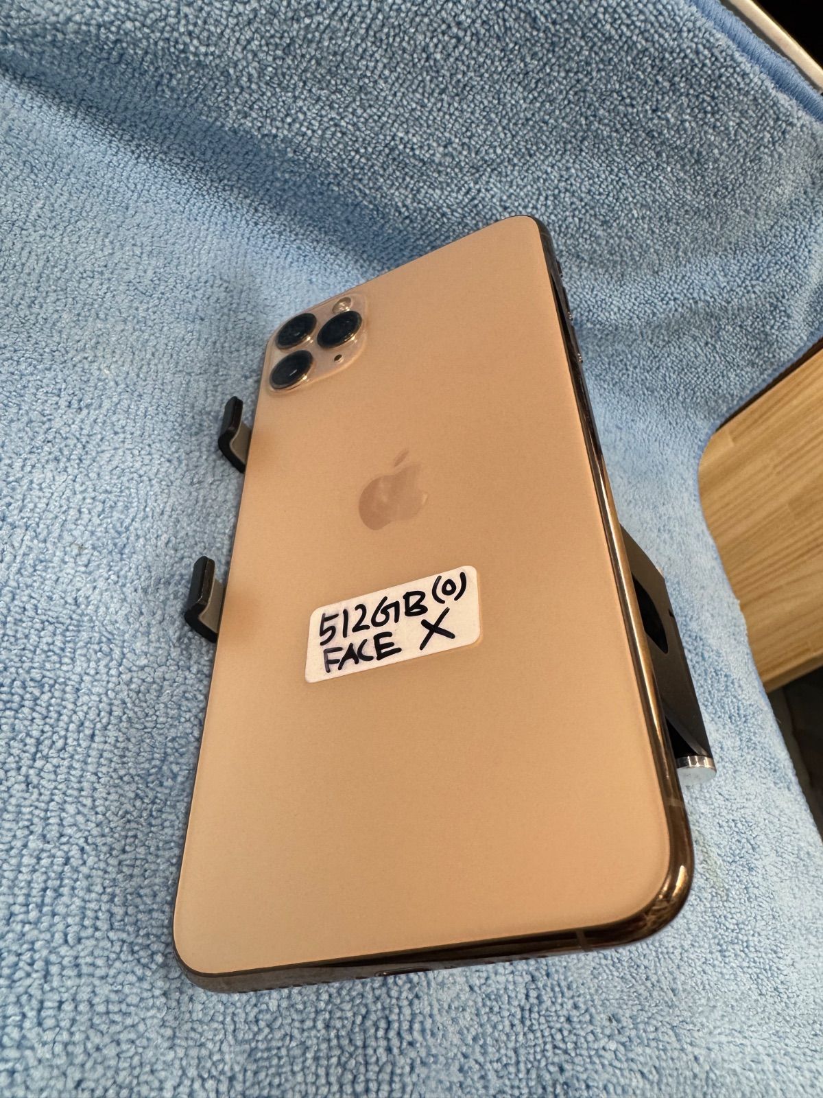 扱い品Apple iPhone 11 Pro Max 512 GB ゴールド MWHR 2 J A バッテリ97 SIMフリー