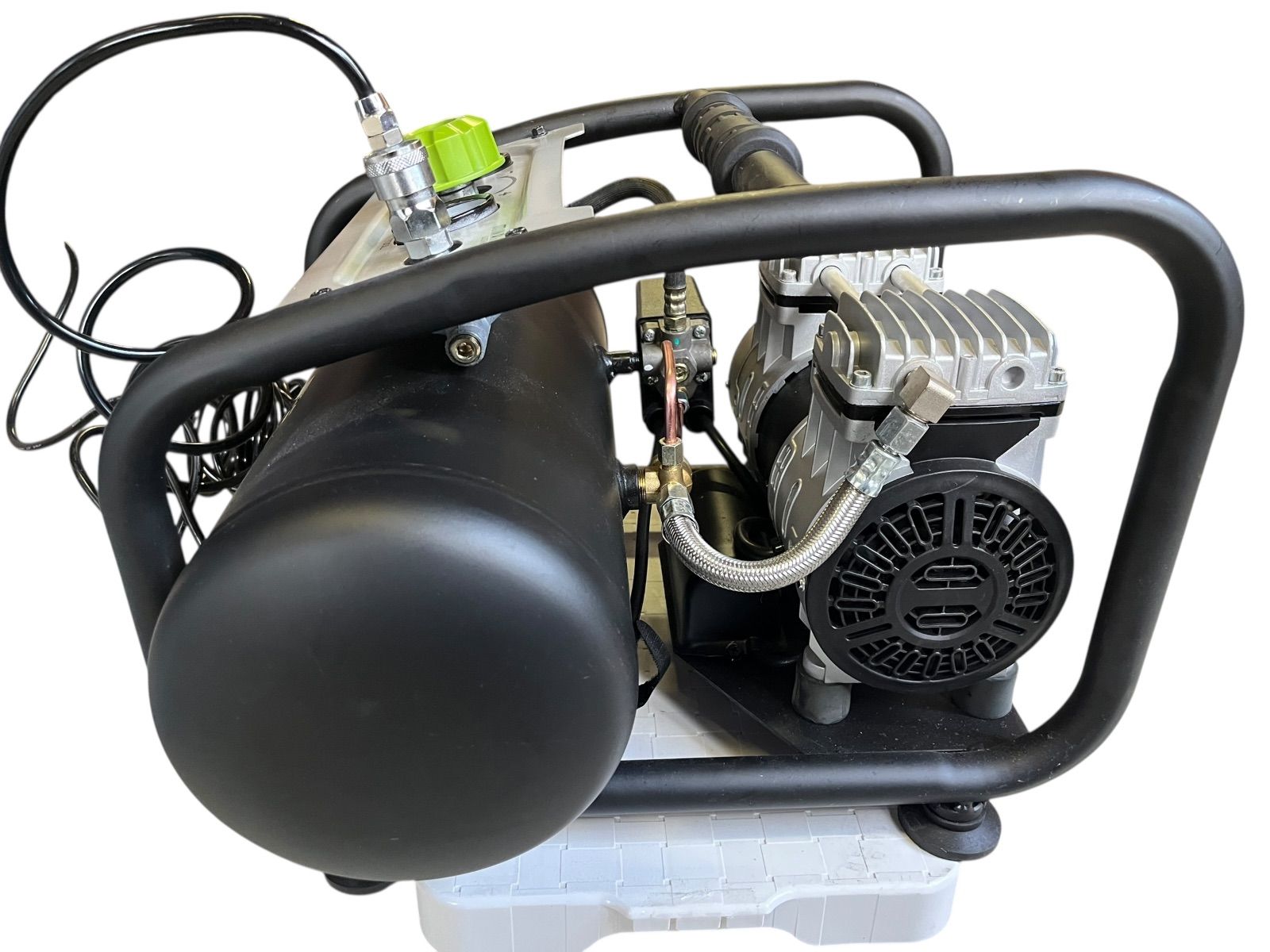 静音オイルレス型 エアーコンプレッサー