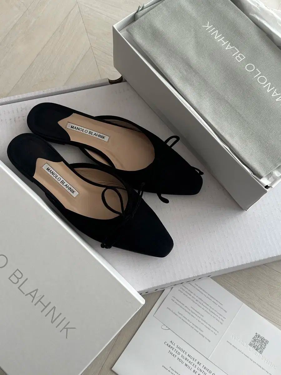 Manolo Blahnik マノロブラニク ミュール