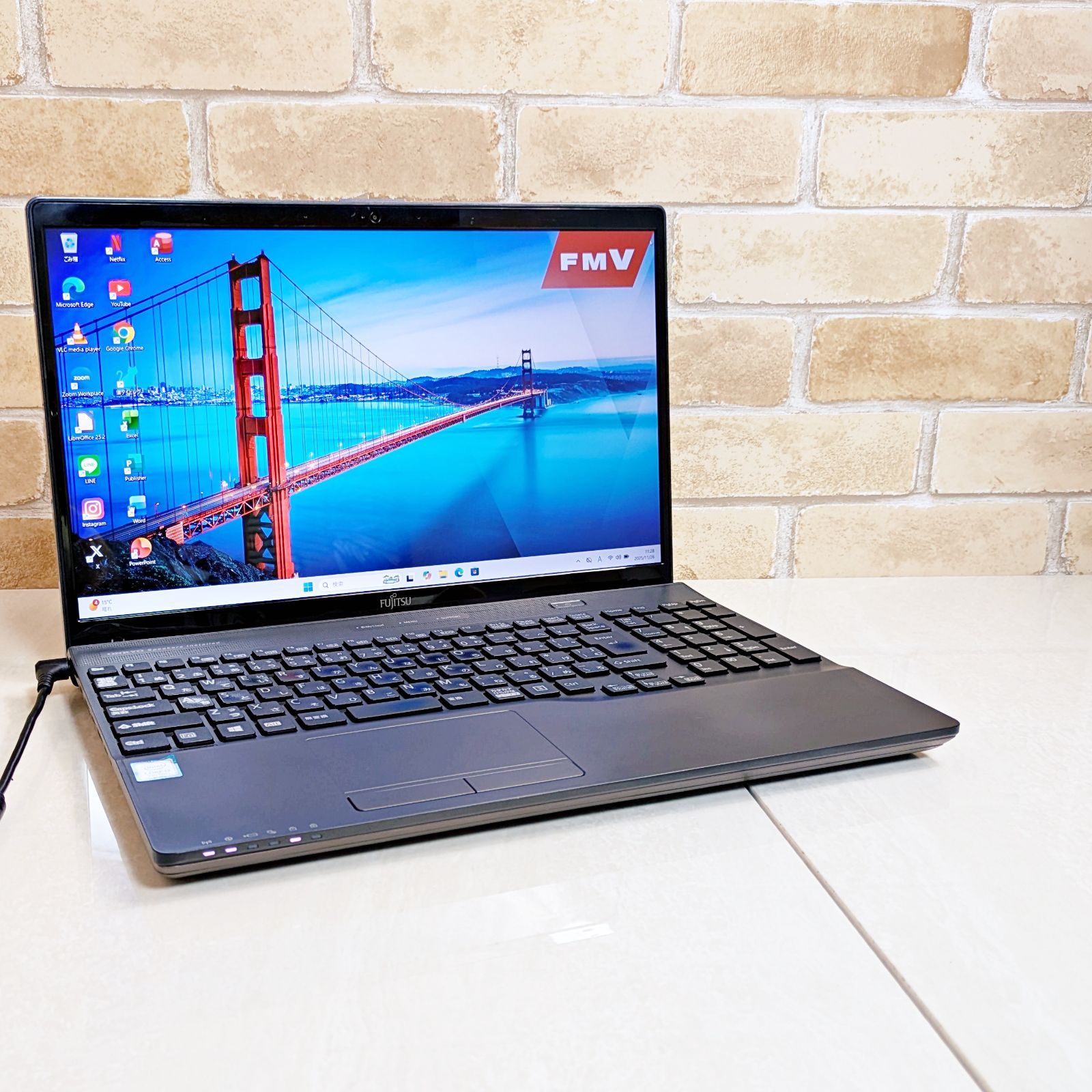 最新 オフィス付き☆SSD256/第7世代i3・初心者OK！Windows11ノート