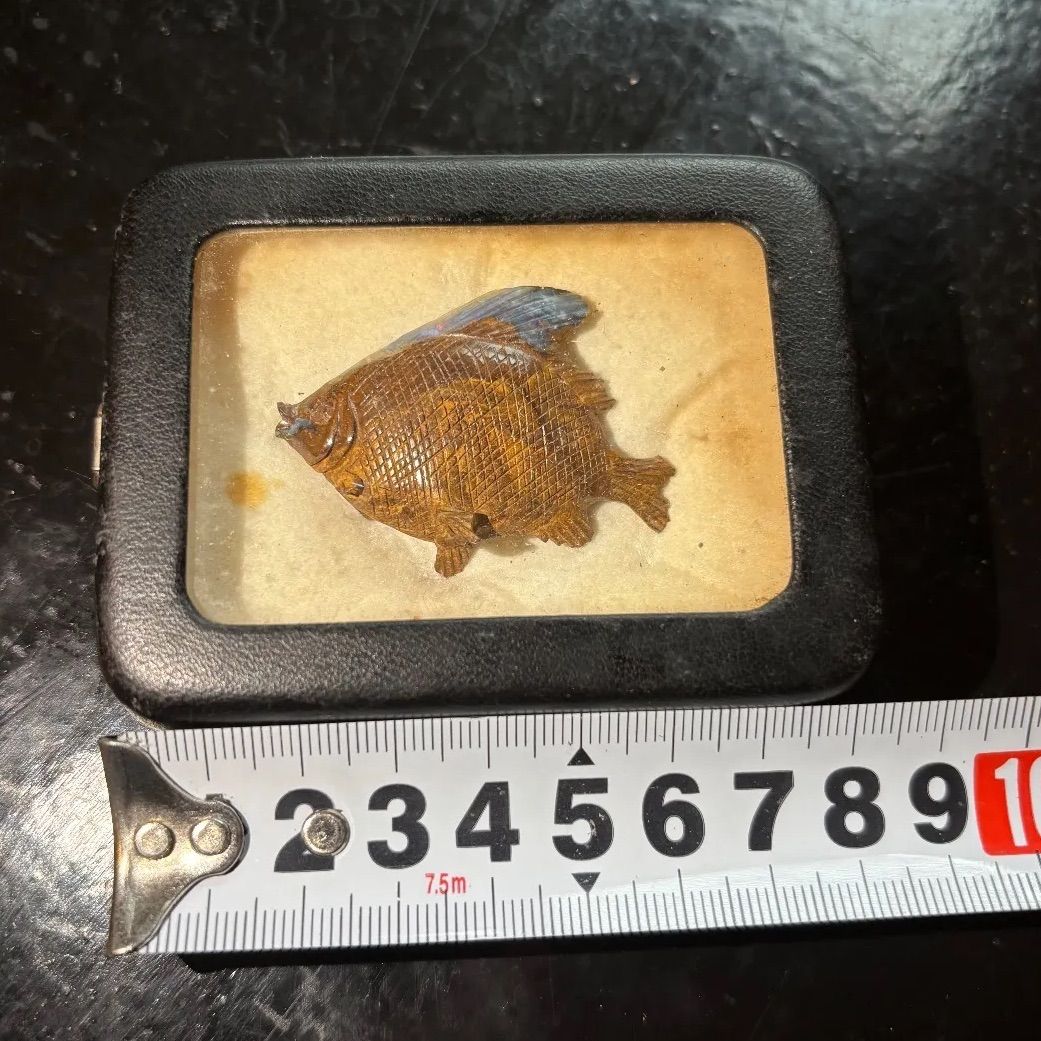 旧家蔵出し品　骨細工　印籠 花にトンボ　浮き彫り　彫刻　薬入 彫刻 魚の工芸品 旧家蔵出し品 骨細工 印籠 花にトンボ 浮き彫り 彫刻 薬