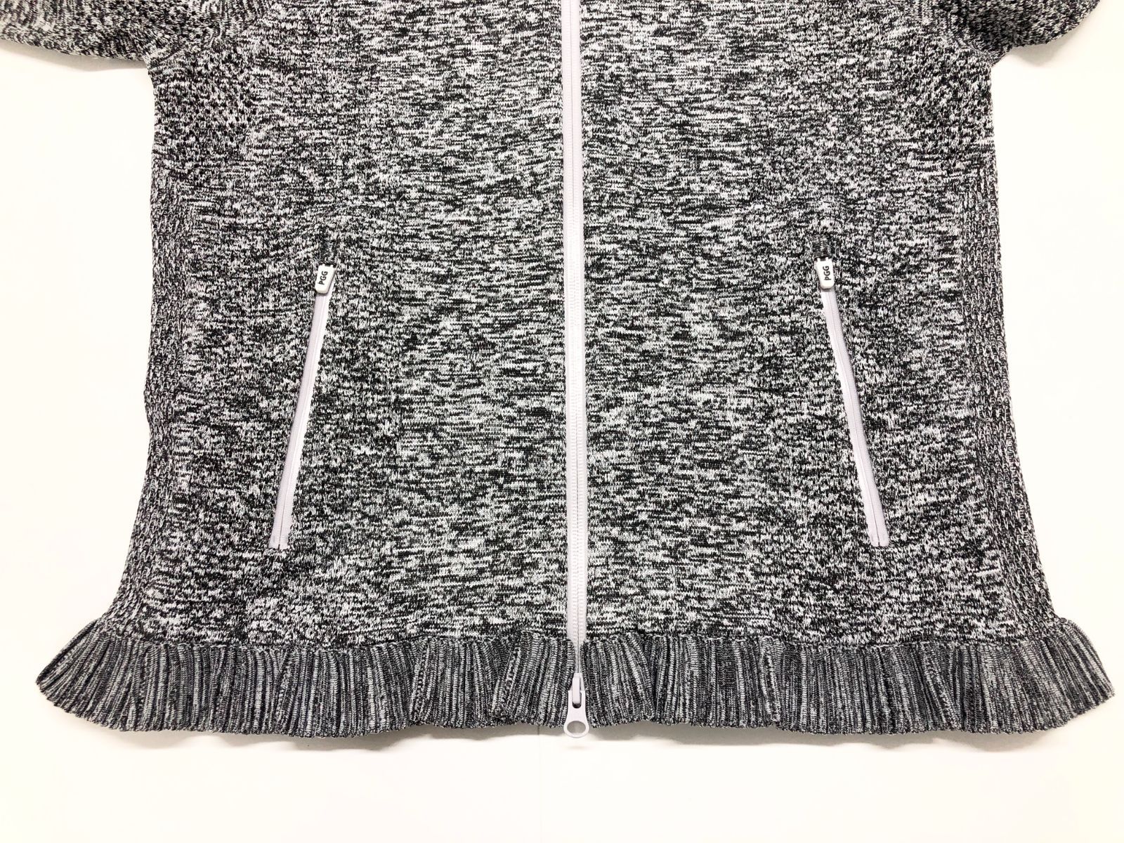 ジップアップパーカー