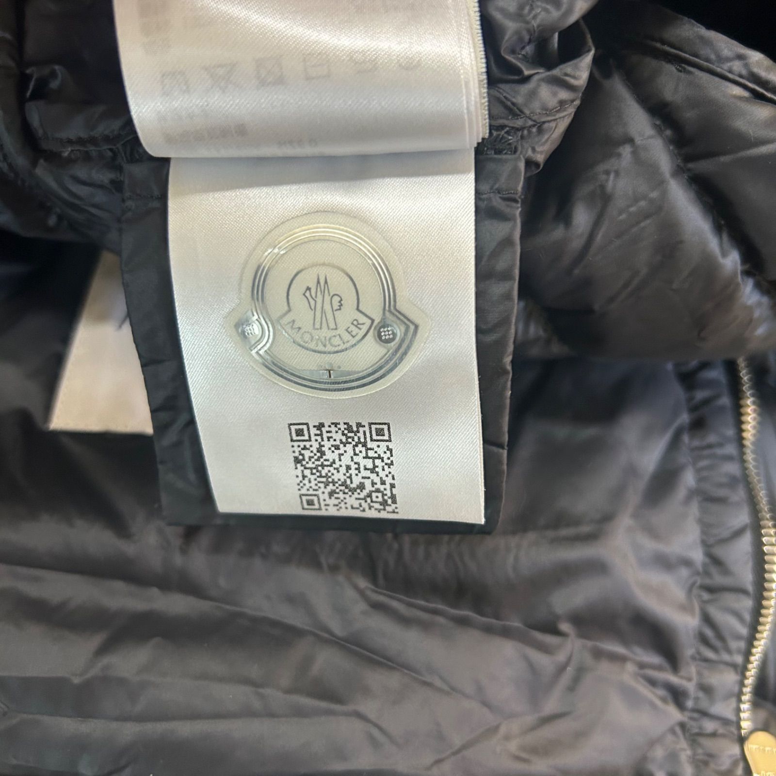 近年モデル】【美品】 MONCLER モンクレール ライトダウンジャケット