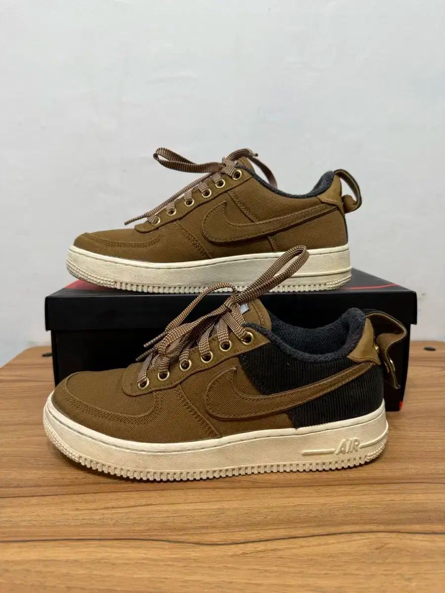 GS)ナイキ x カーハート WIP エアフォース1 エール ブラウン 245