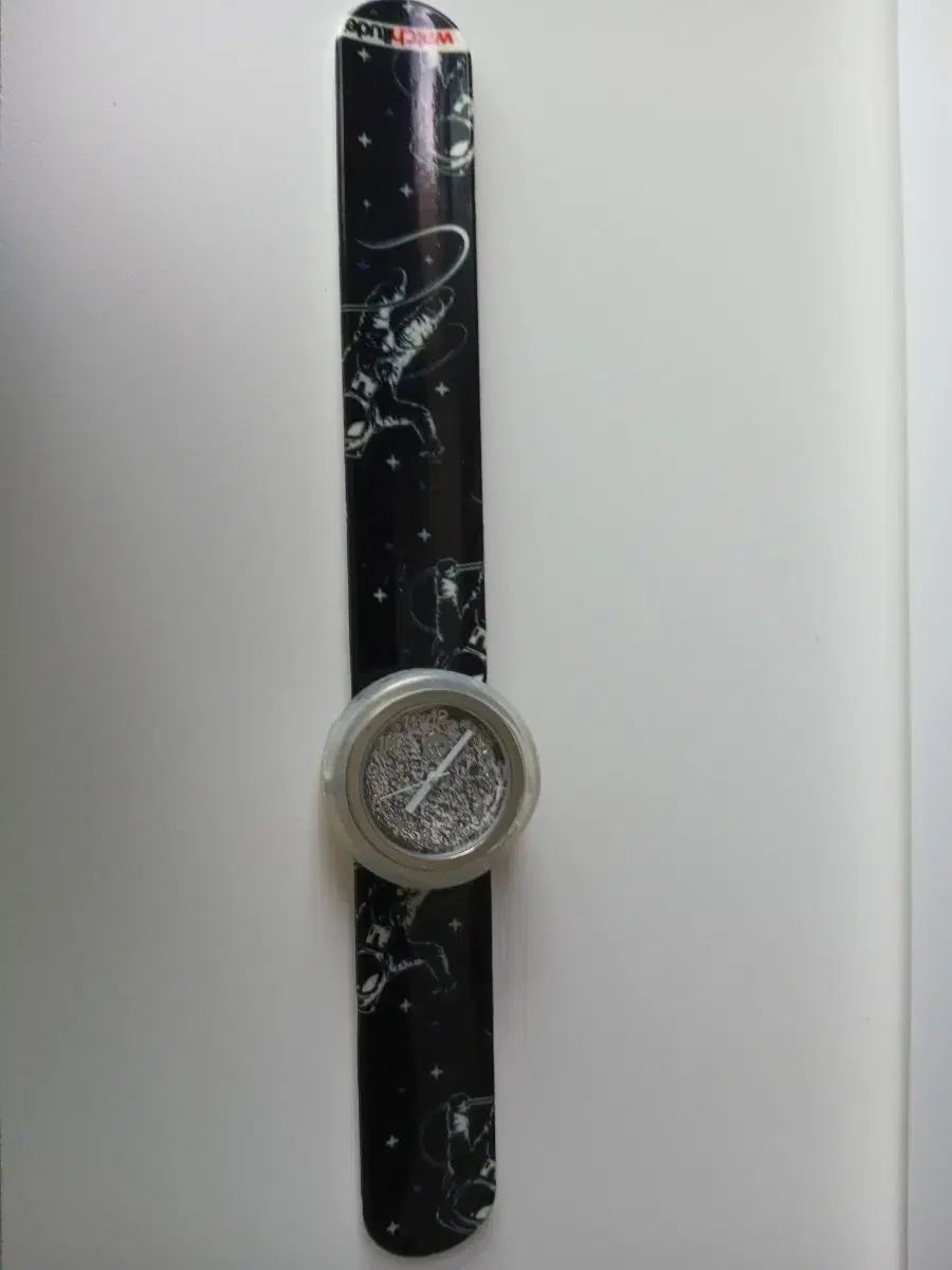 ウォッチチュード ラブ時計 宇宙 デザイン