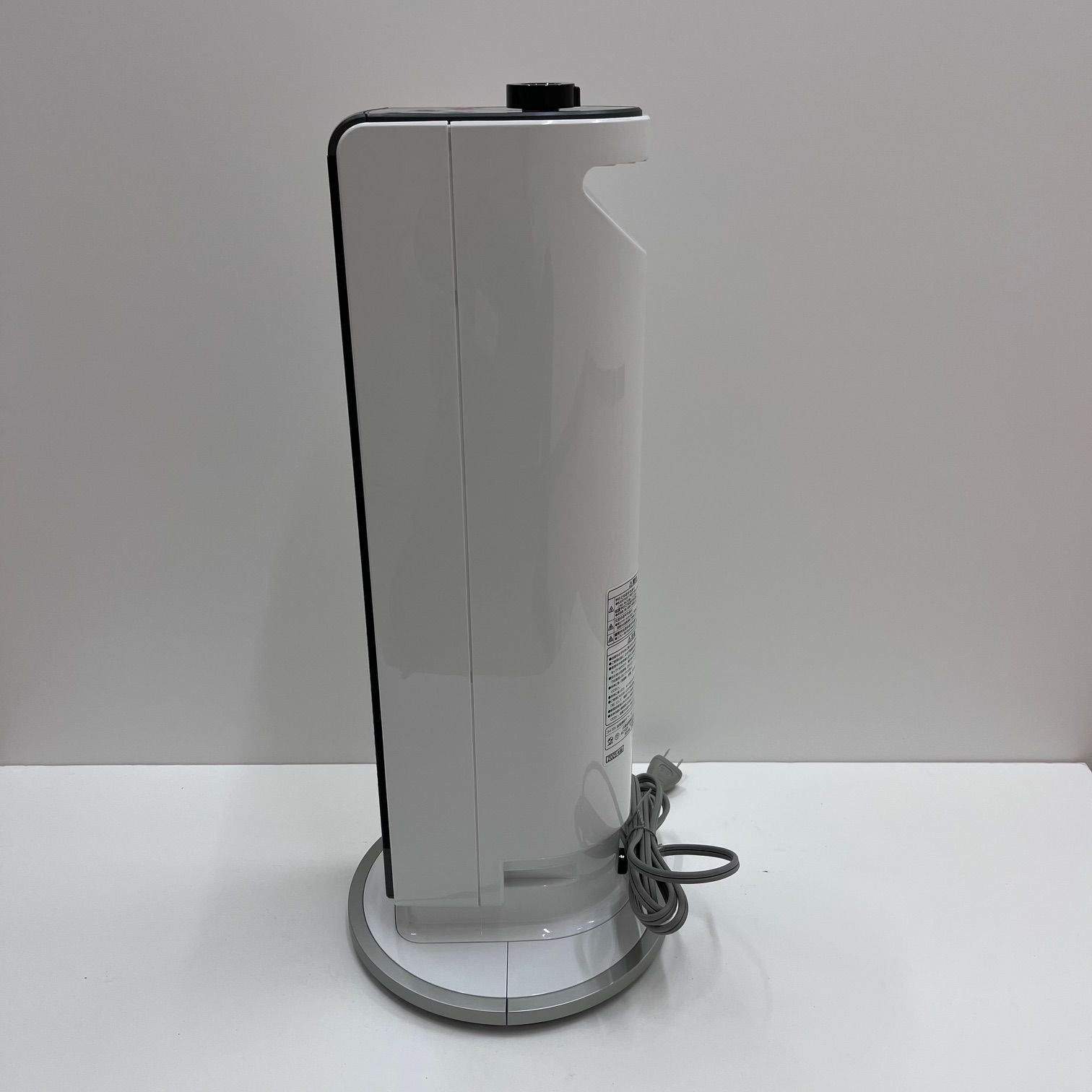 新品展示品】コイズミKOIZUMI送風機能付ファンヒーターホット&クール