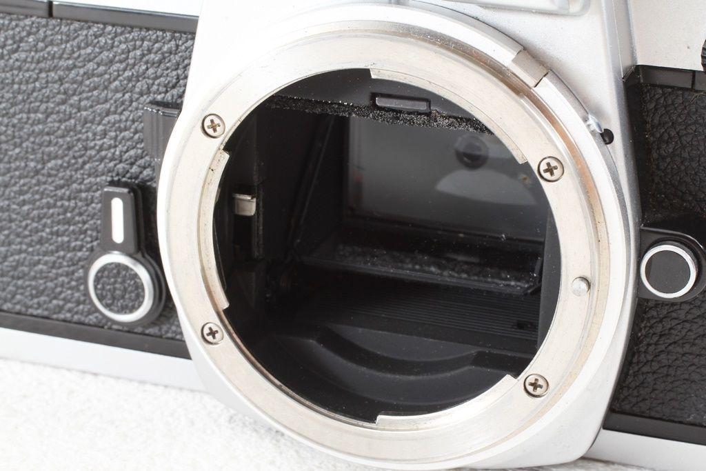 ジャンク Nikon ニコン FE Ai-S Zoom NIKKOR 35-70/3.3-4.5 一眼レフ