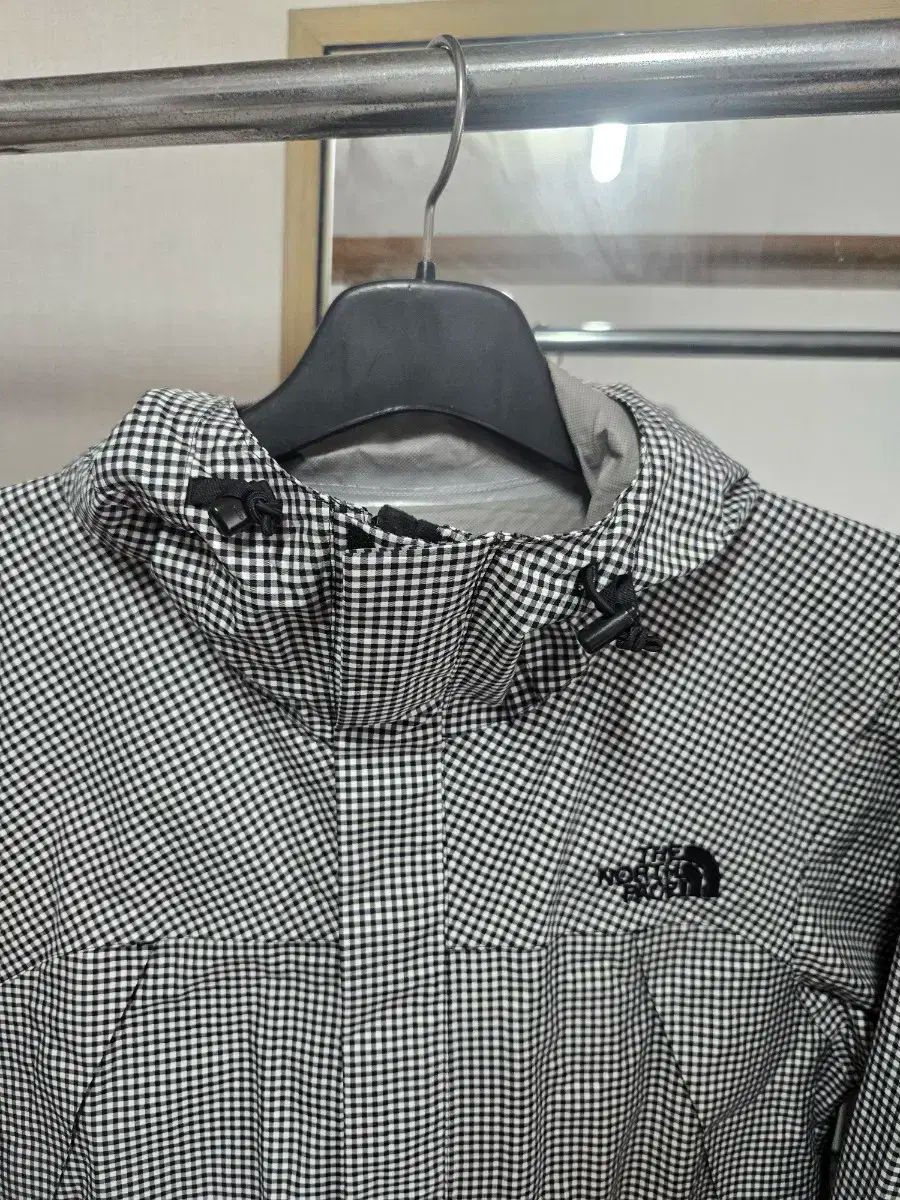 THENORTHFACEウィンドブレーカー　ギンガムチェック　マウンテンパーカー THENORTHFACEウィンドブレーカー ギンガムチェック マウンテンパーカー