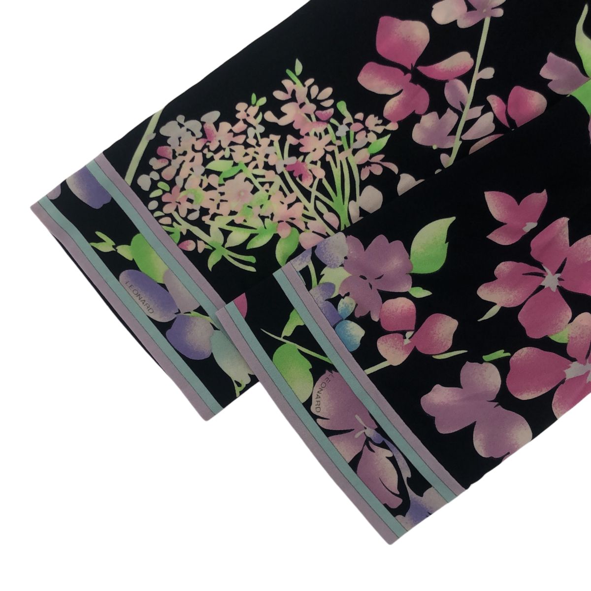 レオナール　花柄 Vネック チュニック LEONARD レオナール Vネックチュニックワンピース ブラウス 花柄 上品