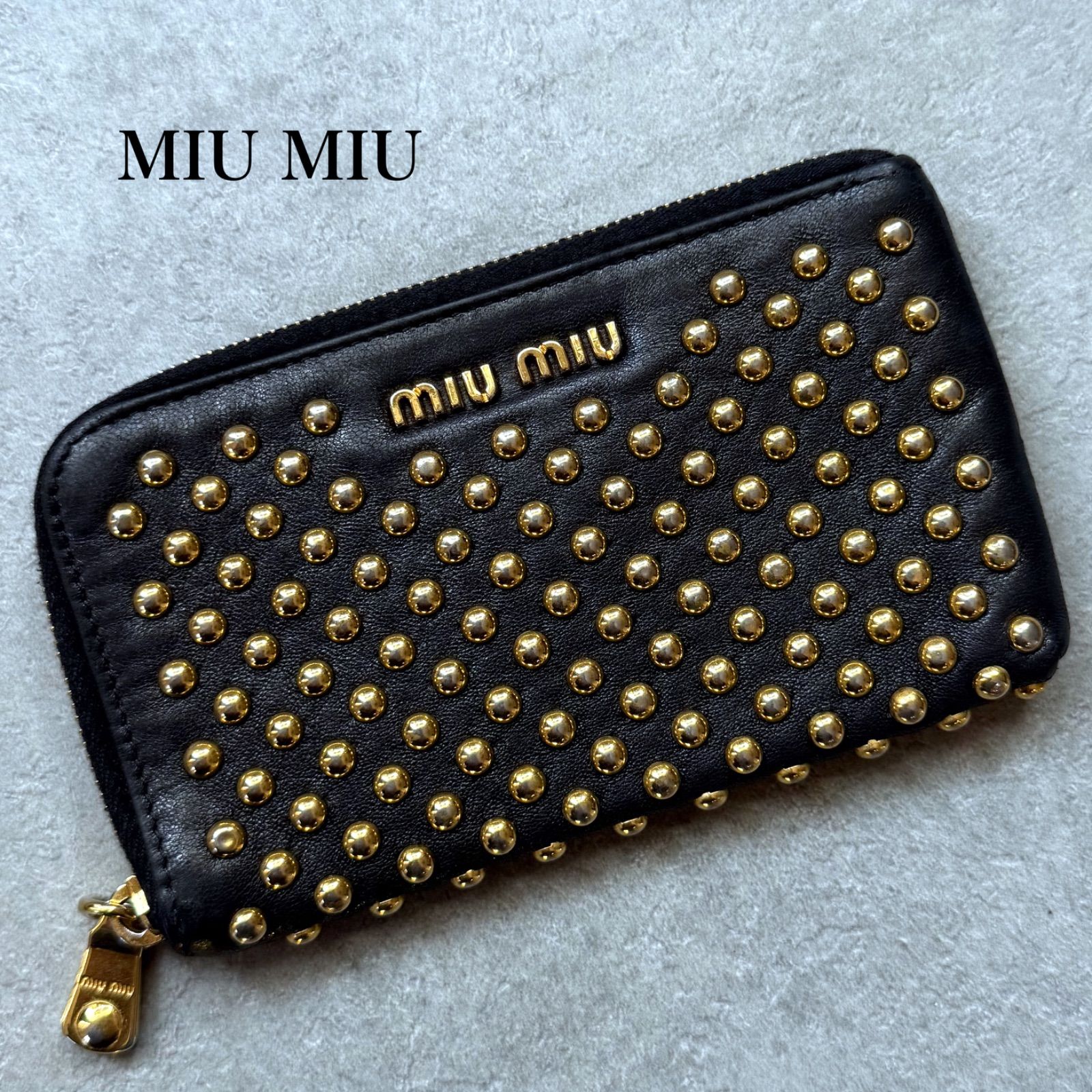 MIU MIU ミュウミュウ ロゴスタッズ コインケース カードケース 