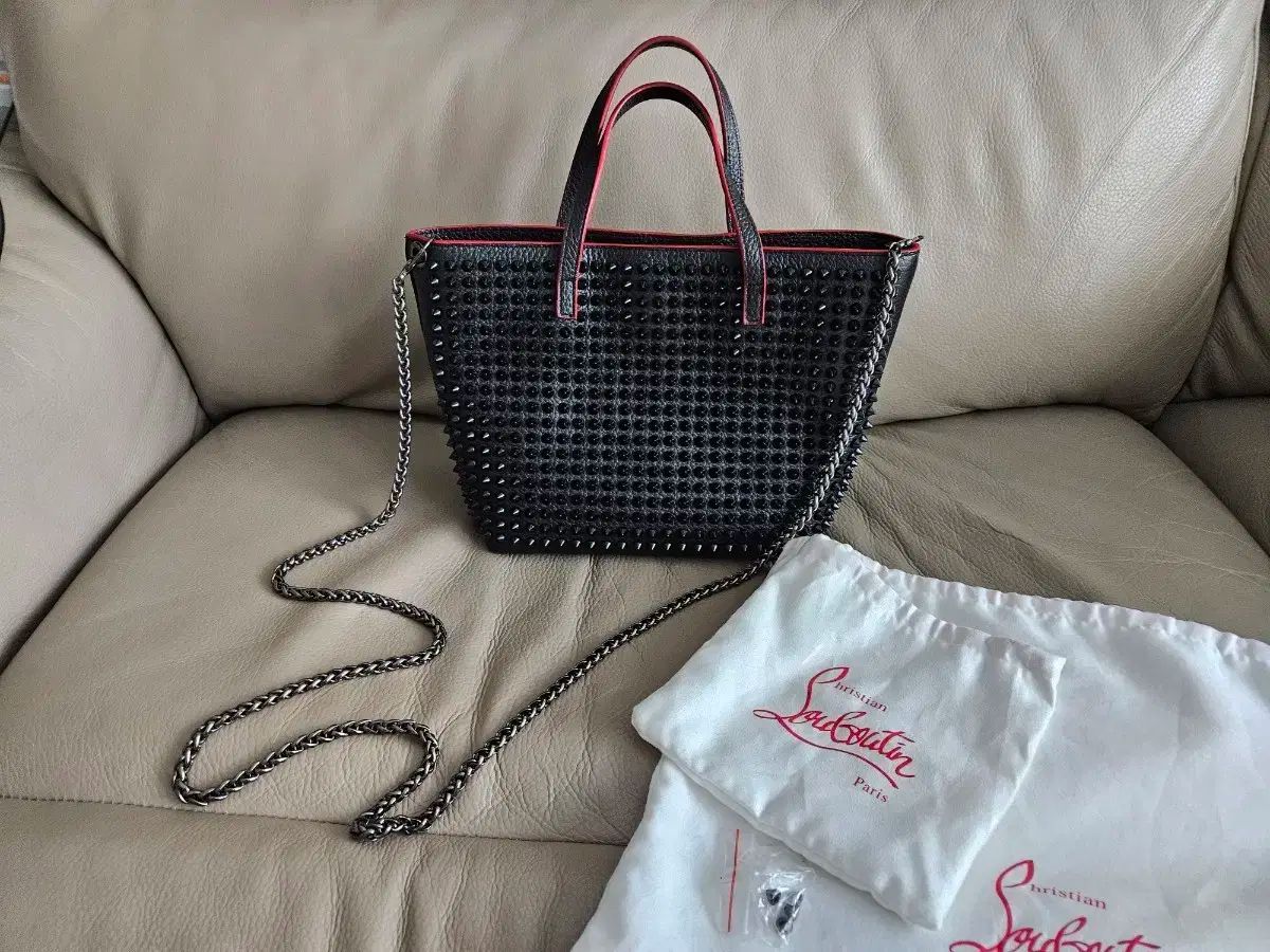 クリスチャン ルブタン スパイク ブラック トートバッグ + チェーン