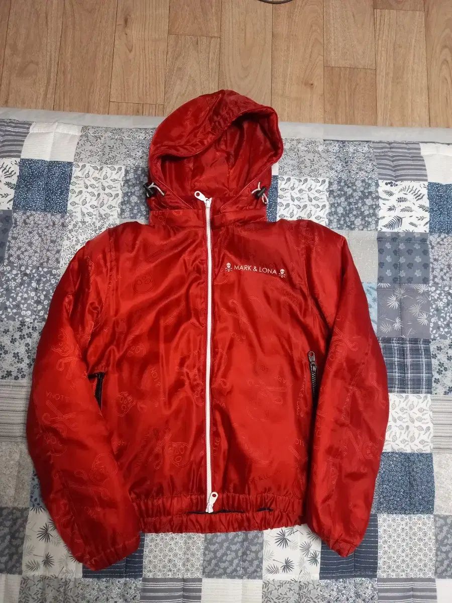 MARK&LONA マークアンドロナ レッド フード 軽量ダウン ウィンド