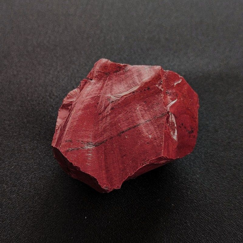 レッドジャスパー原石《64mm/116.4g》大地のパワー・安心感・恐怖心の