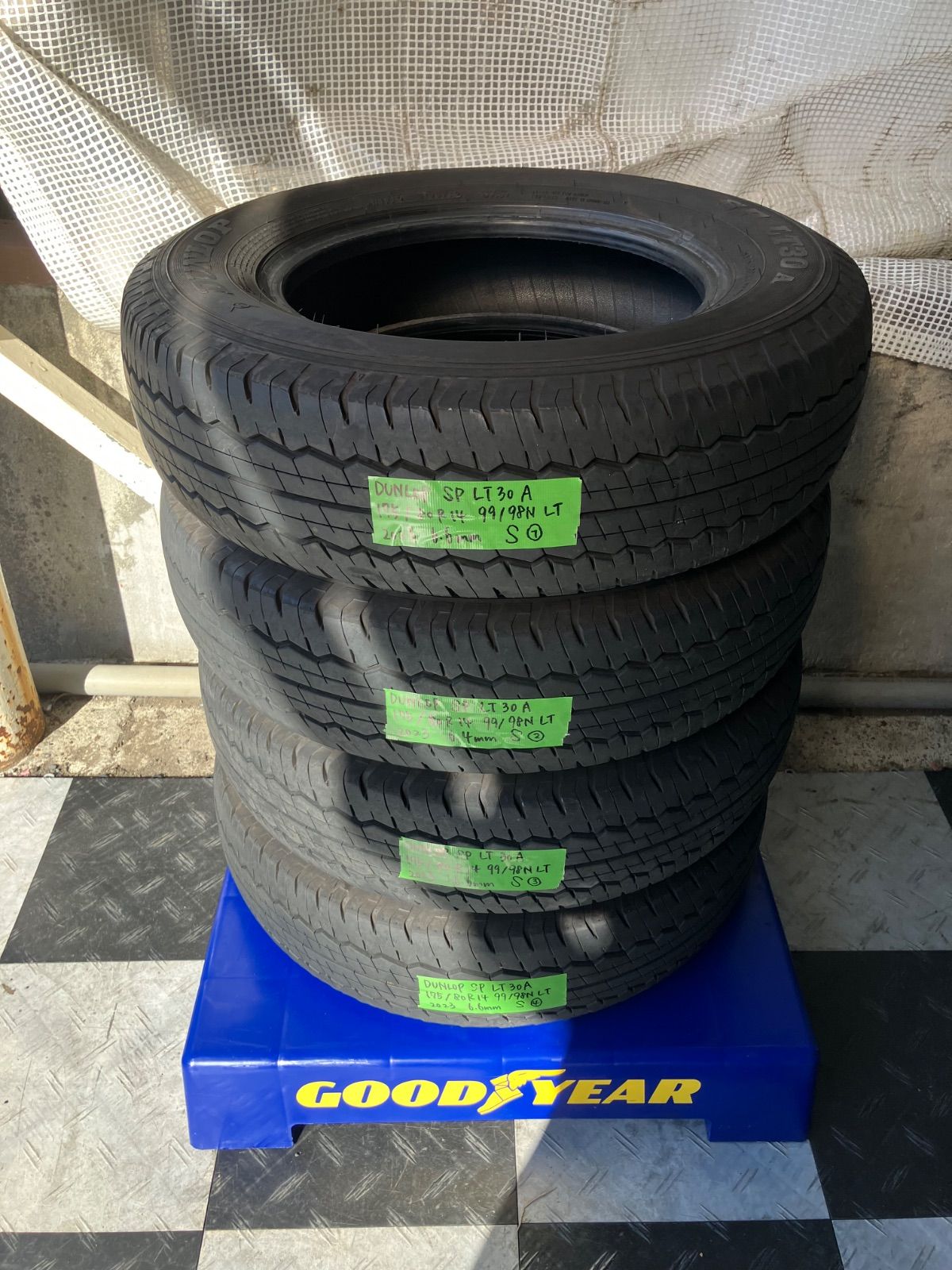 み 175 80 R 14 99 98 N LT 製 DUNLOP SP 30 A ダンロップ タイヤ4本