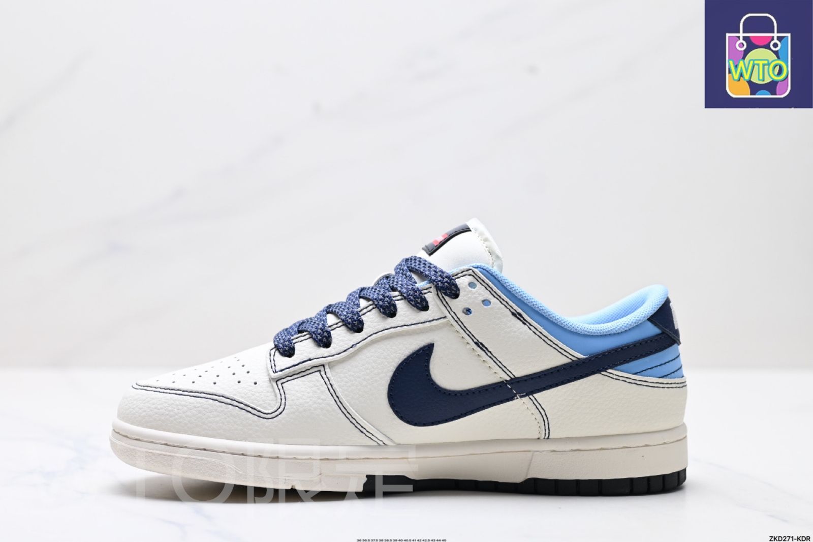 Nike Dunk Low 28cm 新品　未使用 全新未使用Nike Dunk Low x Supreme コラボ スケートボードシューズ