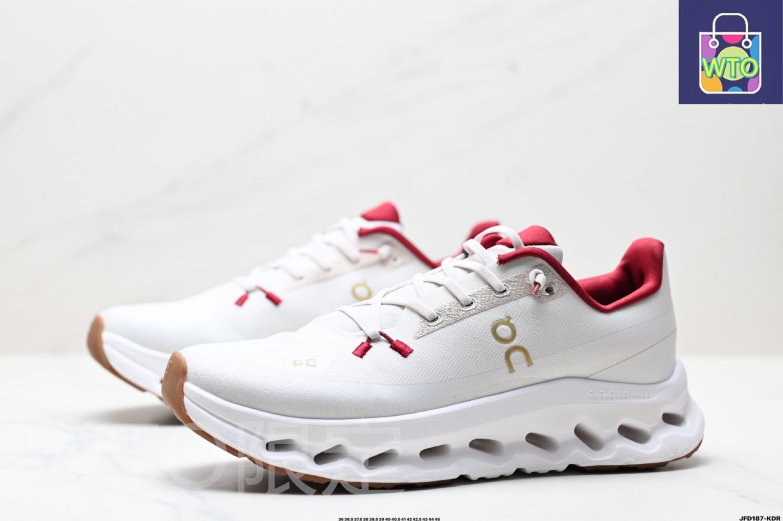 全新未使用On クラウドティルト 蛇年限定 軽量スニーカー - メルカリ