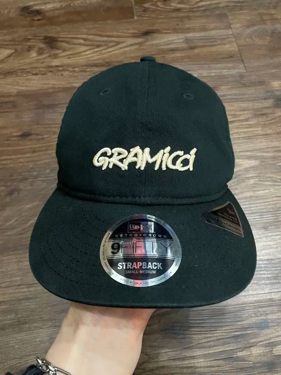 ニューエラ グラミチ レタリング ストラップバッグ ベースボールキャップ スナップバック ブラック