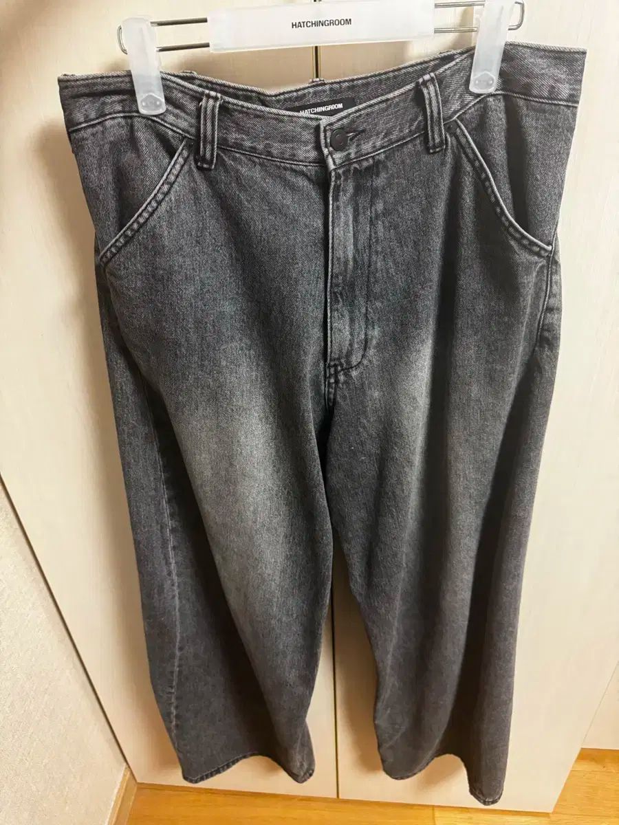 Jeans HATCHINGROOM Curve Washed - Wide Black | 스타일리시하고 