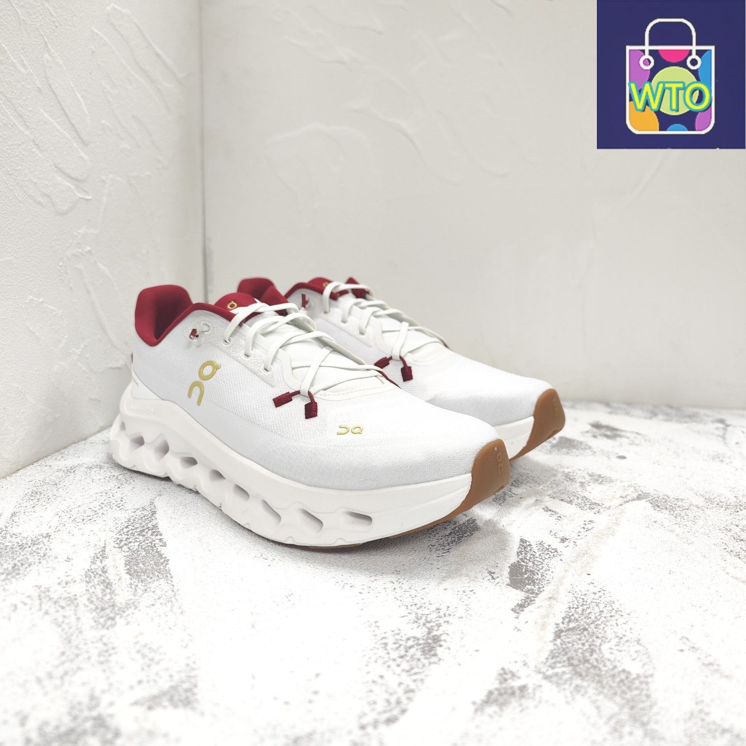ON Cloudtilt（クラウドティルト）ホワイトレッド スニーカー 男女兼用