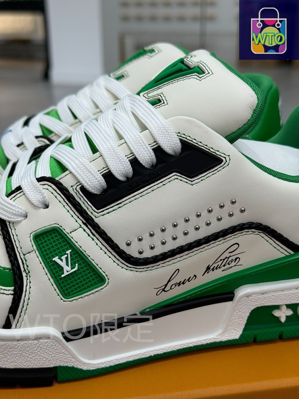 Louis Vuitton Trainer 73rd カラー - グリーン リベット - メルカリ