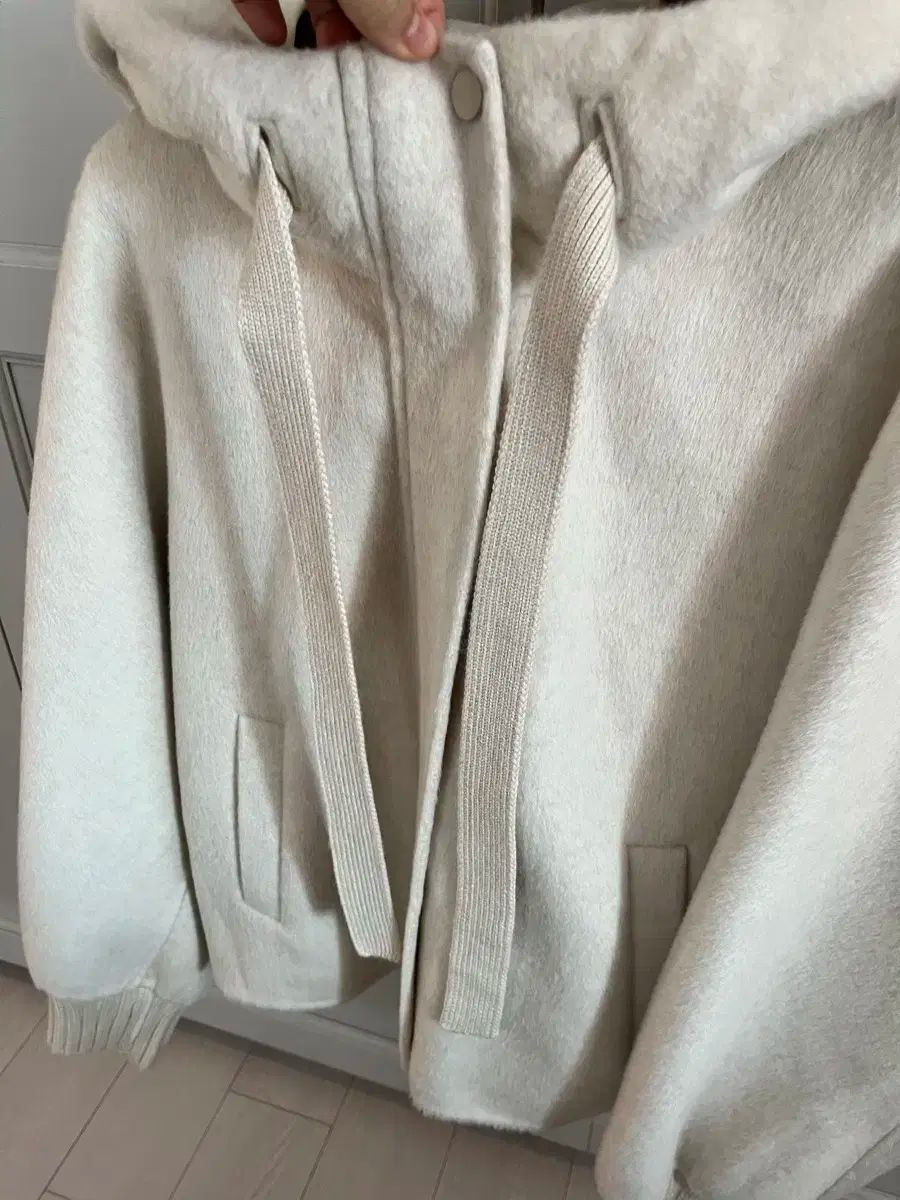 アイボリー フード ショート ダウン アウター