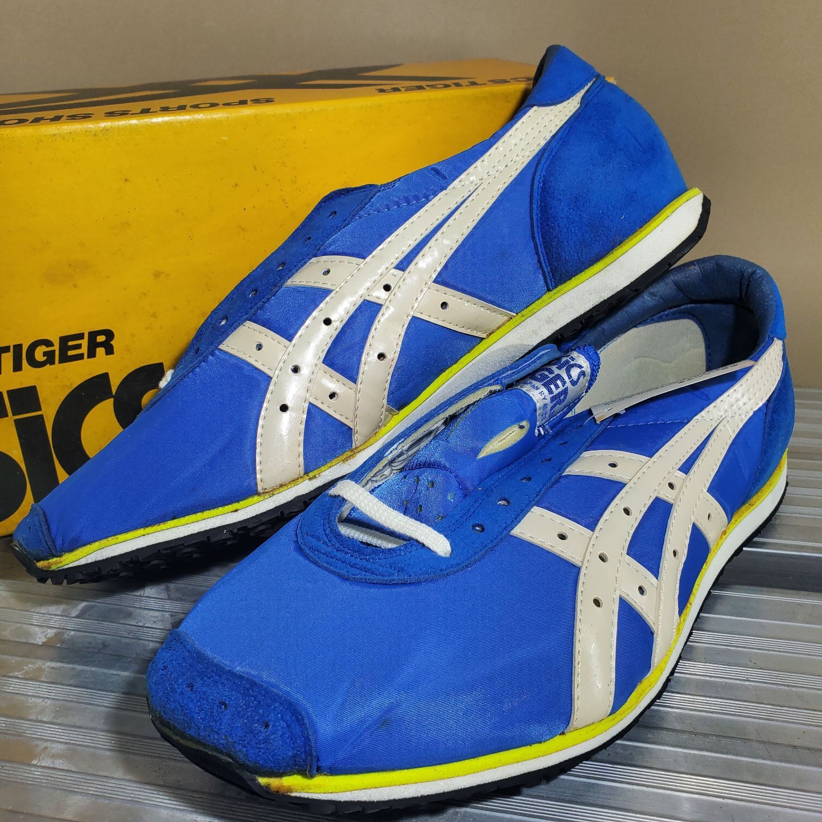 1982 asics TIGER 