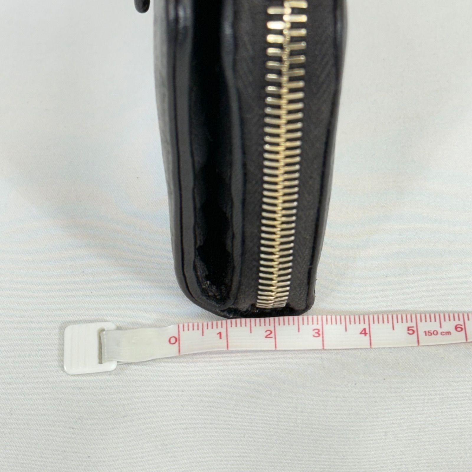 【人気・美品】Gucci グッチ マイクロ シマ ラウンドジップ コンパクト ウォレット 二つ折り 財布 449395 ブラック 黒色 レザー 本革 箱付き ゴールド金具 金色 メンズ レディース ユニセックス