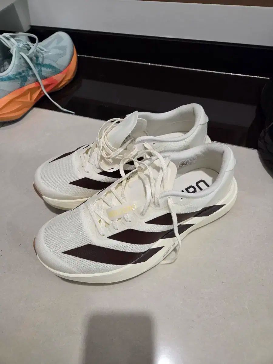 アディダス アディゼロ エボ SL アイボリー ブラウン 270