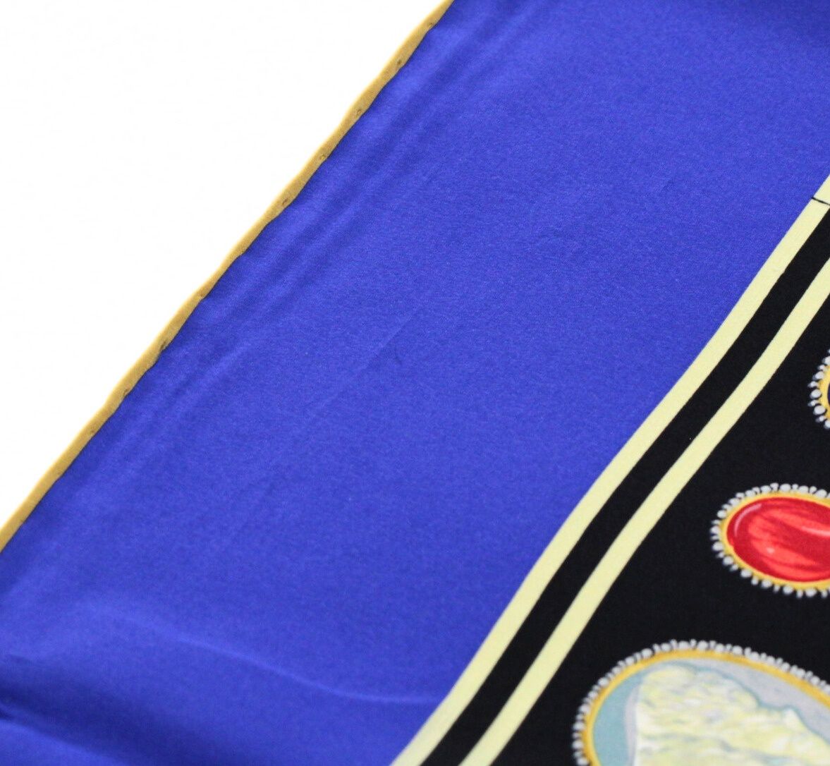 シャネル CHANEL ヴィンテージ 大判スカーフ カメオ カラーストーン柄 シルク100％ 青系 72500