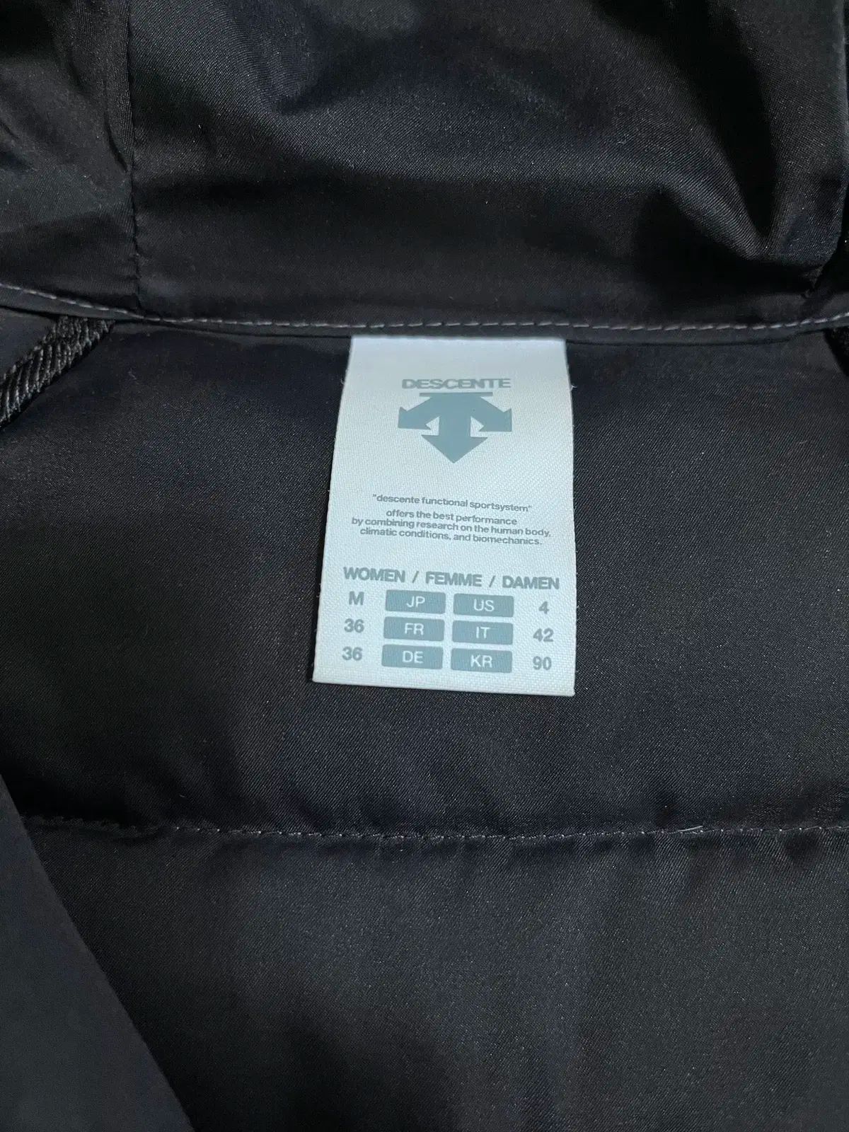 フーディー ダウンジャケット