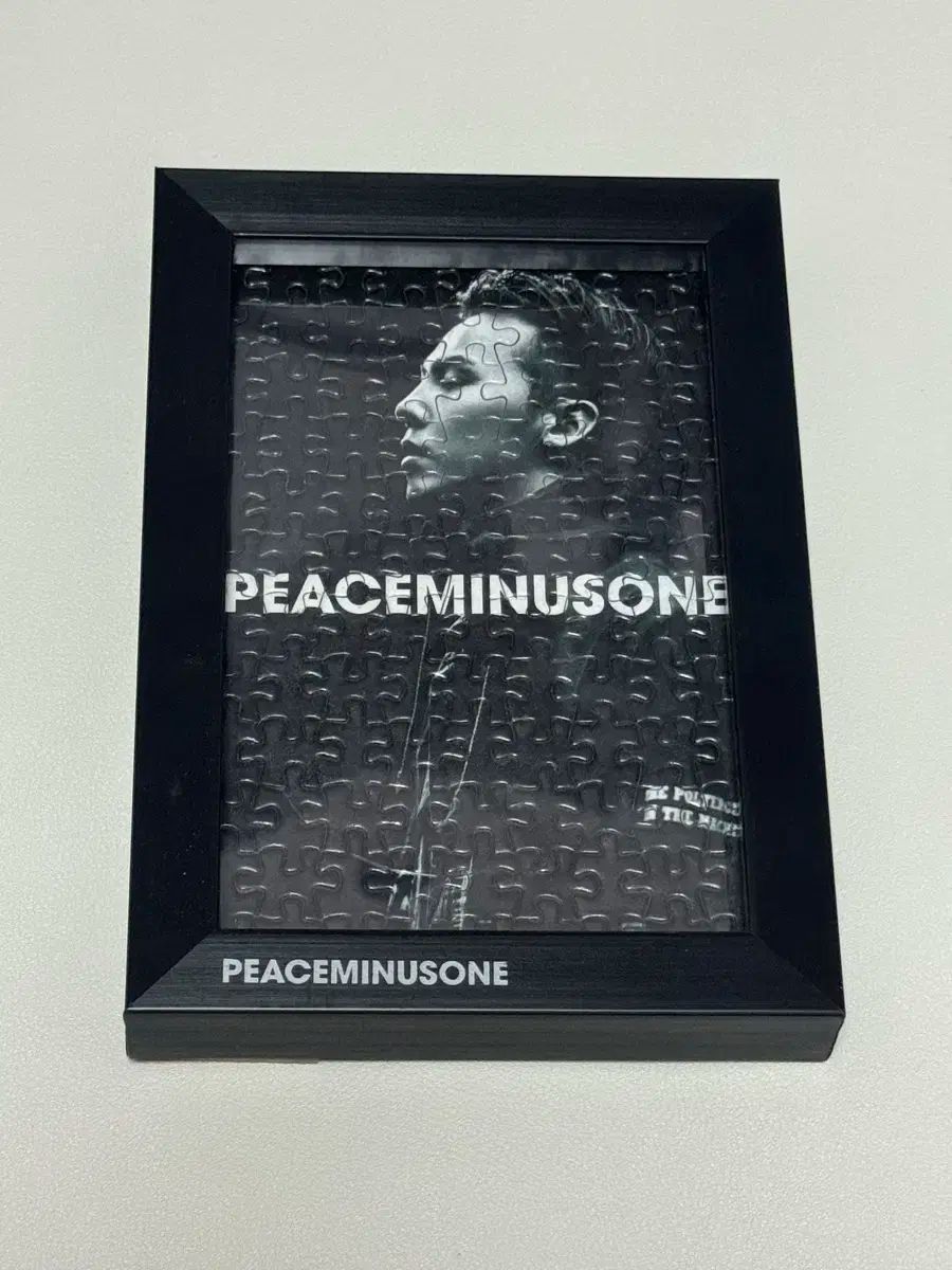 ジディ GD ピースマイナスワン 額縁