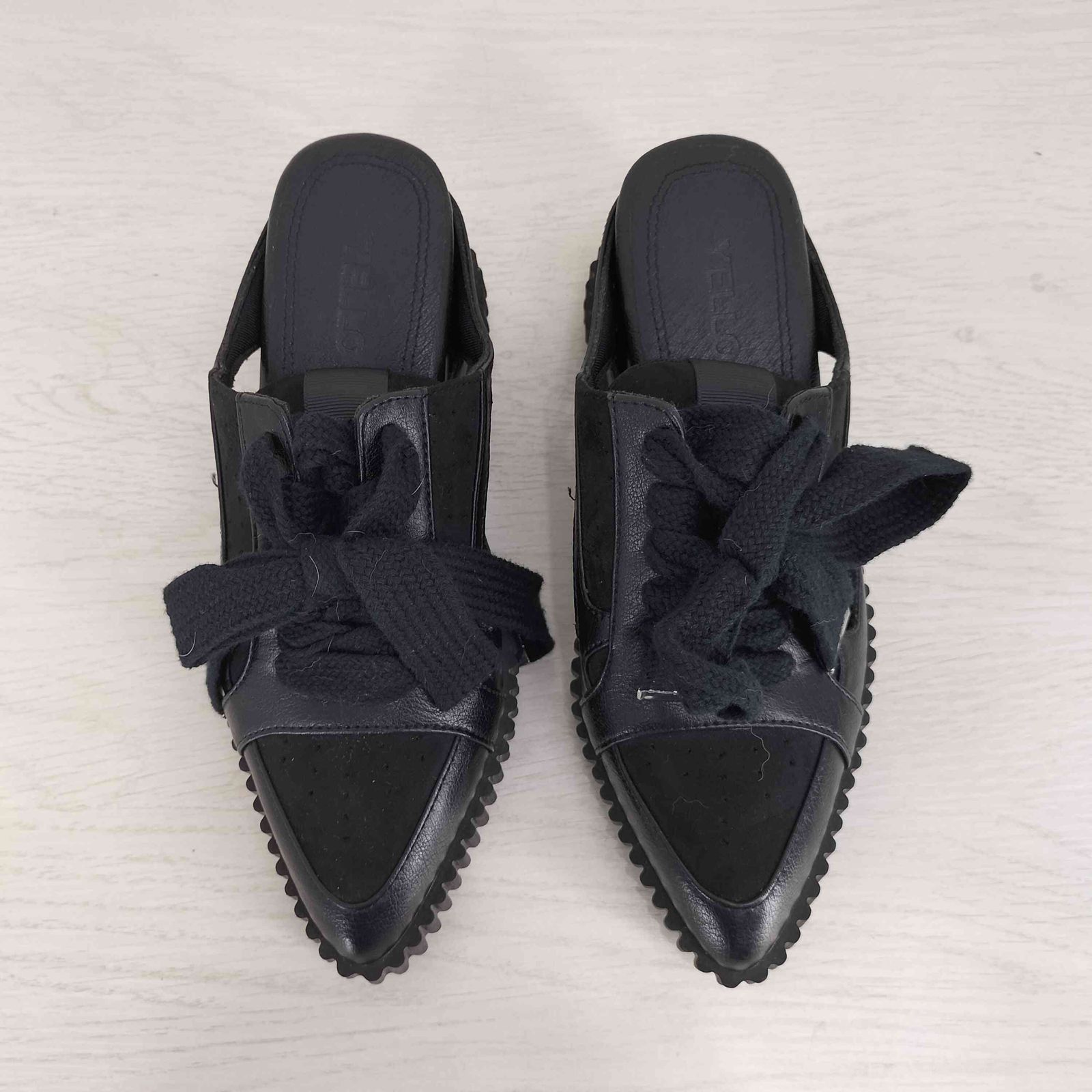 イエロー YELLO JET BLACK SNEAKER MULES レディース JPN：S - メルカリ