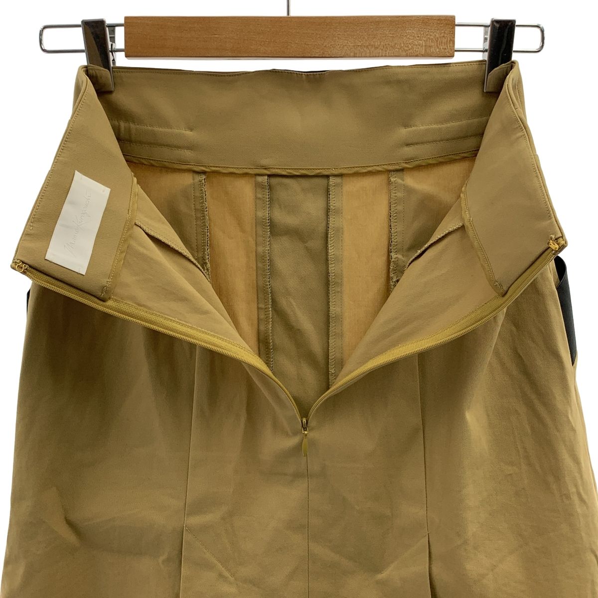Mame Kurogouchi / マメクロゴウチ | High Waisted Chino Skirt 