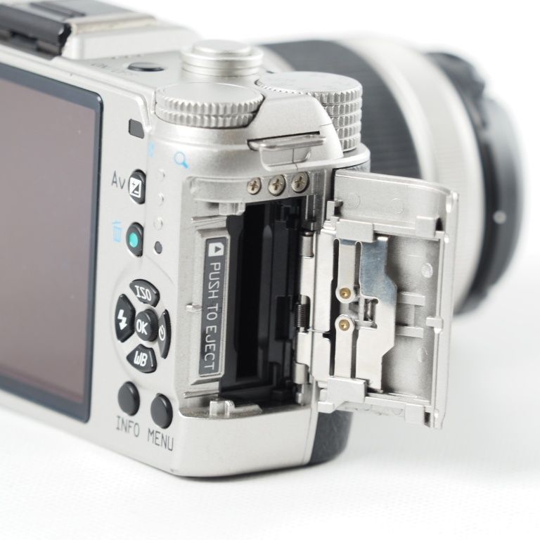 PENTAX ペンタックス ミラーレス一眼 Q7 ズームレンズキット [標準