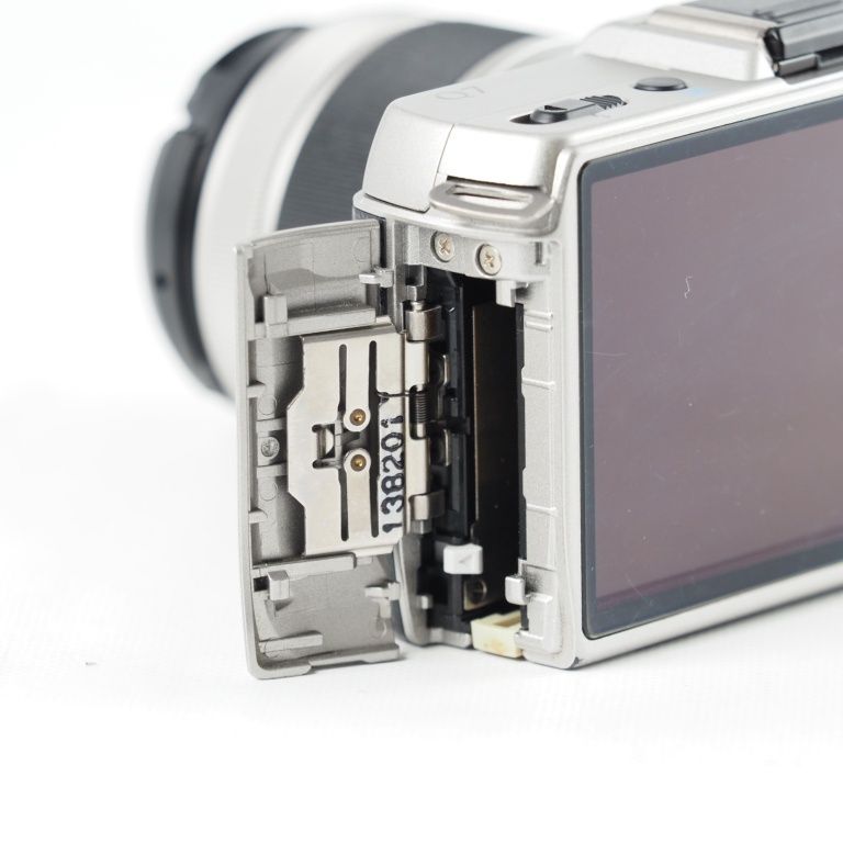 PENTAX ペンタックス ミラーレス一眼 Q7 ズームレンズキット [標準