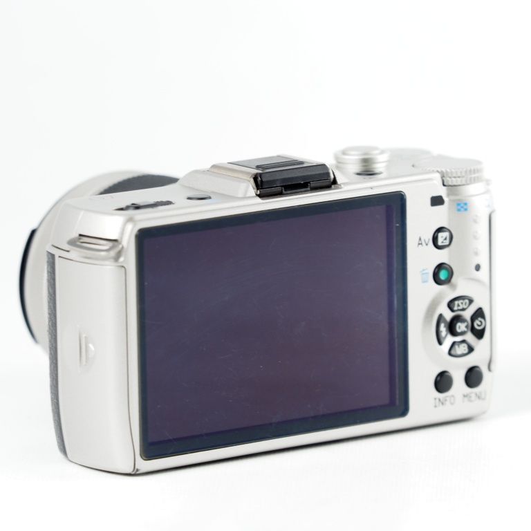 PENTAX ペンタックス ミラーレス一眼 Q7 ズームレンズキット [標準