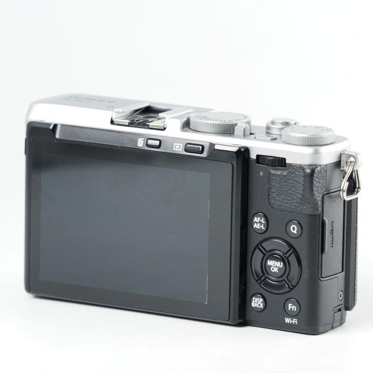 FUJIFILM 富士フイルム コンパクトデジタルカメラ X70 シルバー X70-S