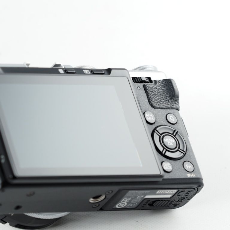 FUJIFILM 富士フイルム コンパクトデジタルカメラ X70 シルバー X70-S