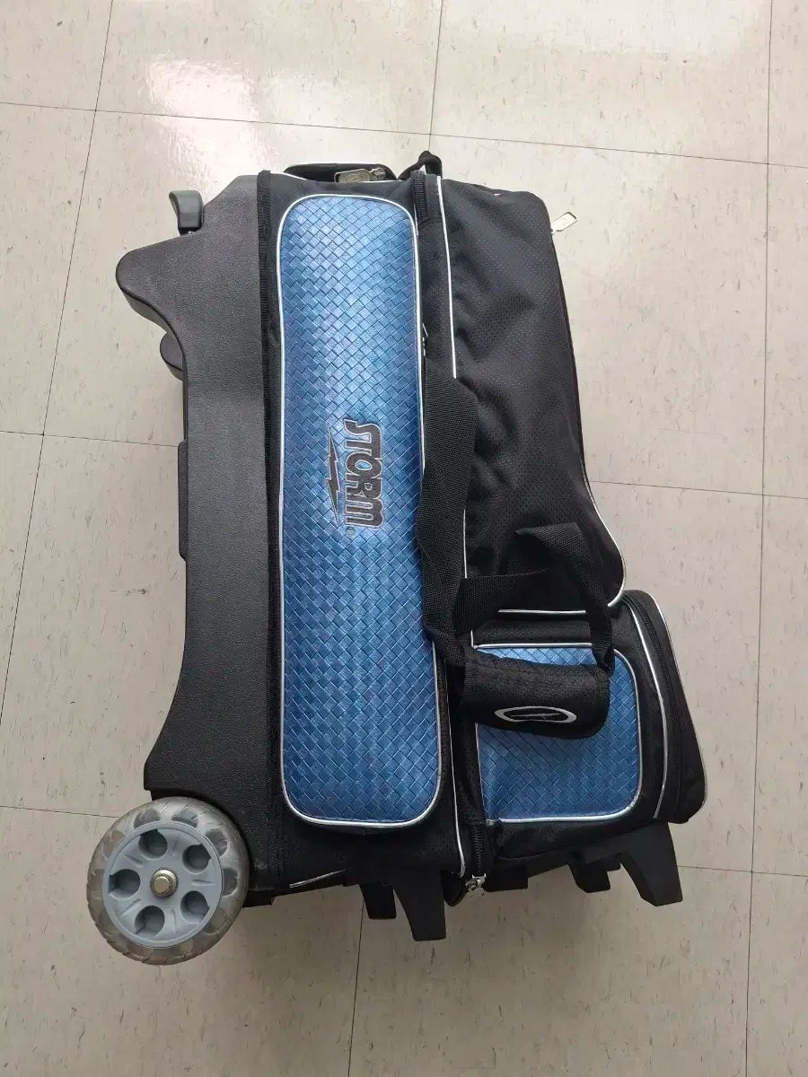 ボーリングバッグ - 最高A級 ストームボーリング4ポローラーバッグ ボーリング 収納