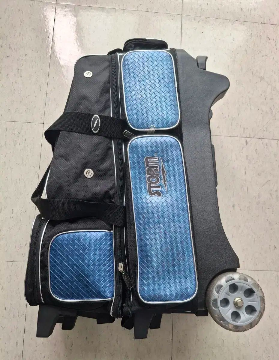 中古ボーリングバッグ - 最高A級 - ストームボーリング4ポローラー